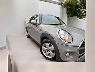Used 2017 MINI Hatch One Grey - Interior and Exterior details 5