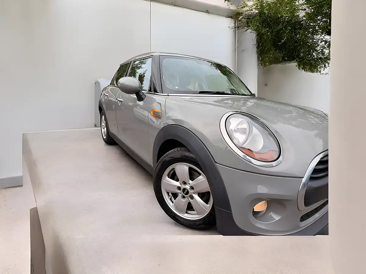 Used 2017 MINI Hatch One Grey - Interior and Exterior details 5