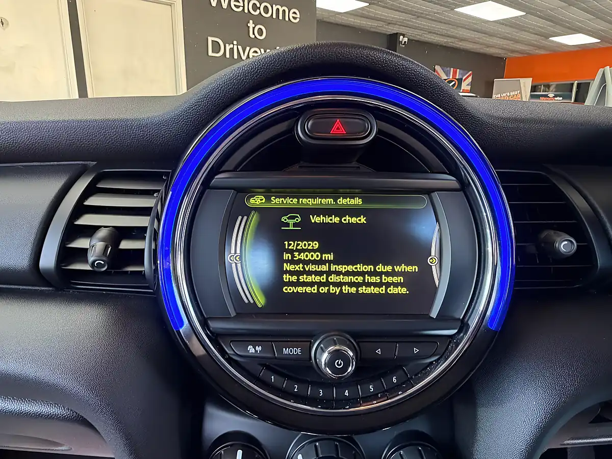 Used 2017 MINI Hatch One Red - Interior and Exterior details 14