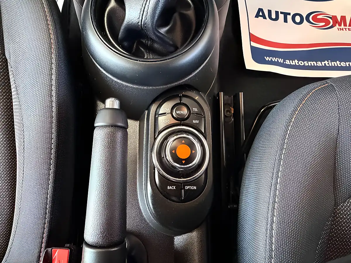 Used 2017 MINI Hatch One Red - Interior and Exterior details 15