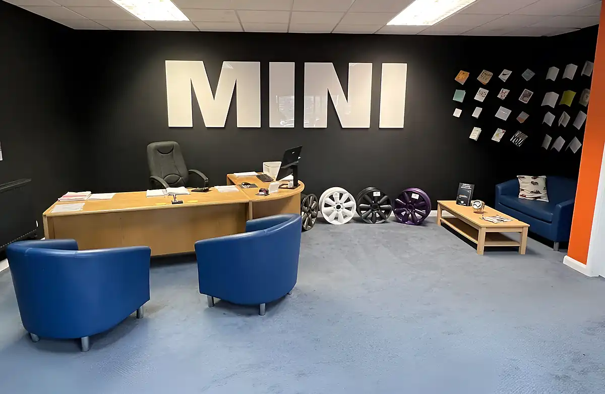 Used 2017 MINI Hatch One Red - Interior and Exterior details 20