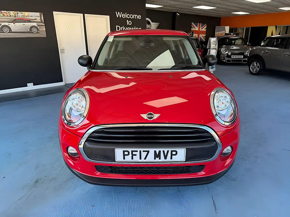 Used 2017 MINI Hatch One Red - Interior and Exterior details 4