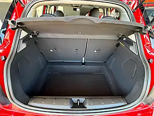 Used 2017 MINI Hatch One Red - Interior and Exterior details 9