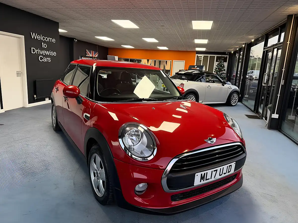 Used 2017 MINI Hatch One Red - Interior and Exterior details 2