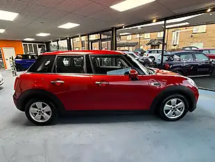 Used 2017 MINI Hatch One Red - Interior and Exterior details 3