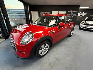 Used 2017 MINI Hatch One Red - Interior and Exterior details 5