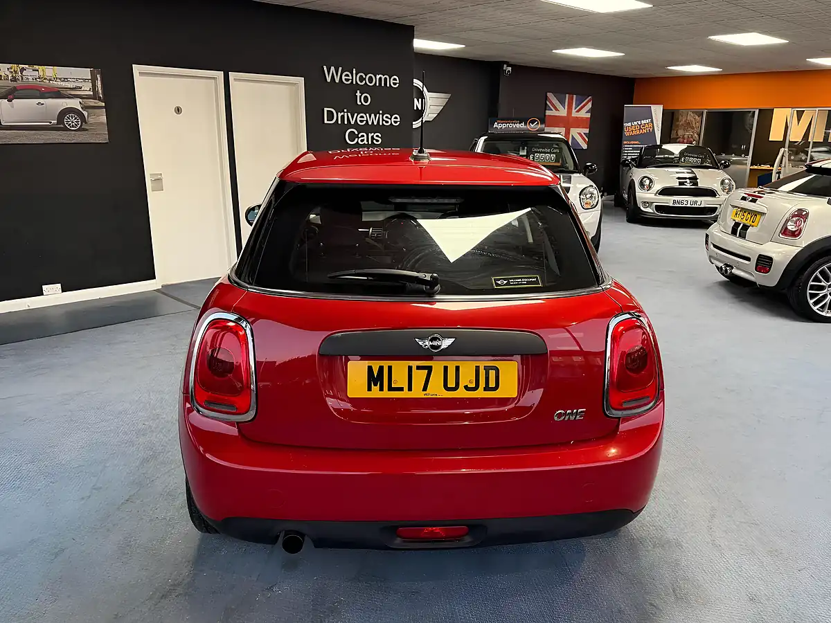 Used 2017 MINI Hatch One Red - Interior and Exterior details 8