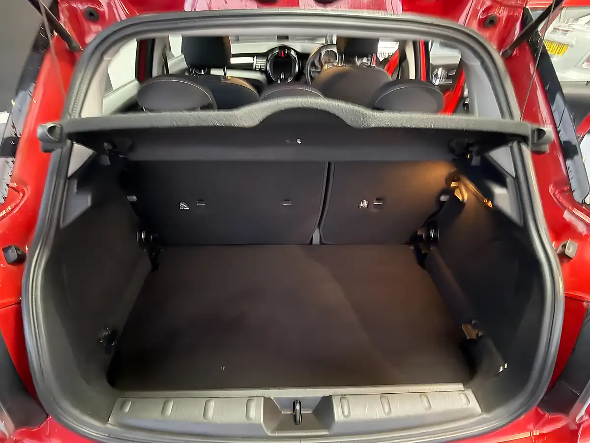 Used 2017 MINI Hatch One Red - Interior and Exterior details 9