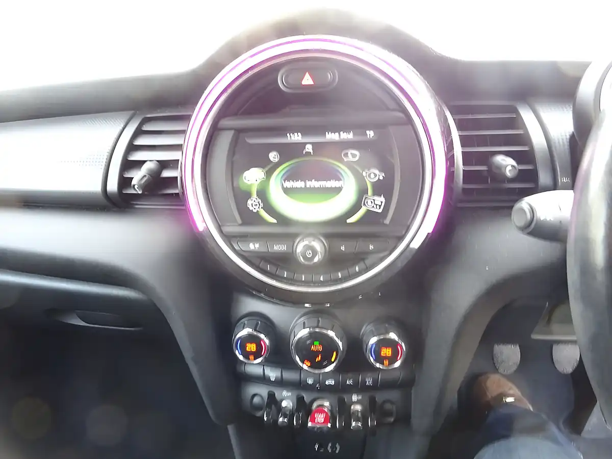 Used 2017 MINI Hatch One White - Interior and Exterior details 15