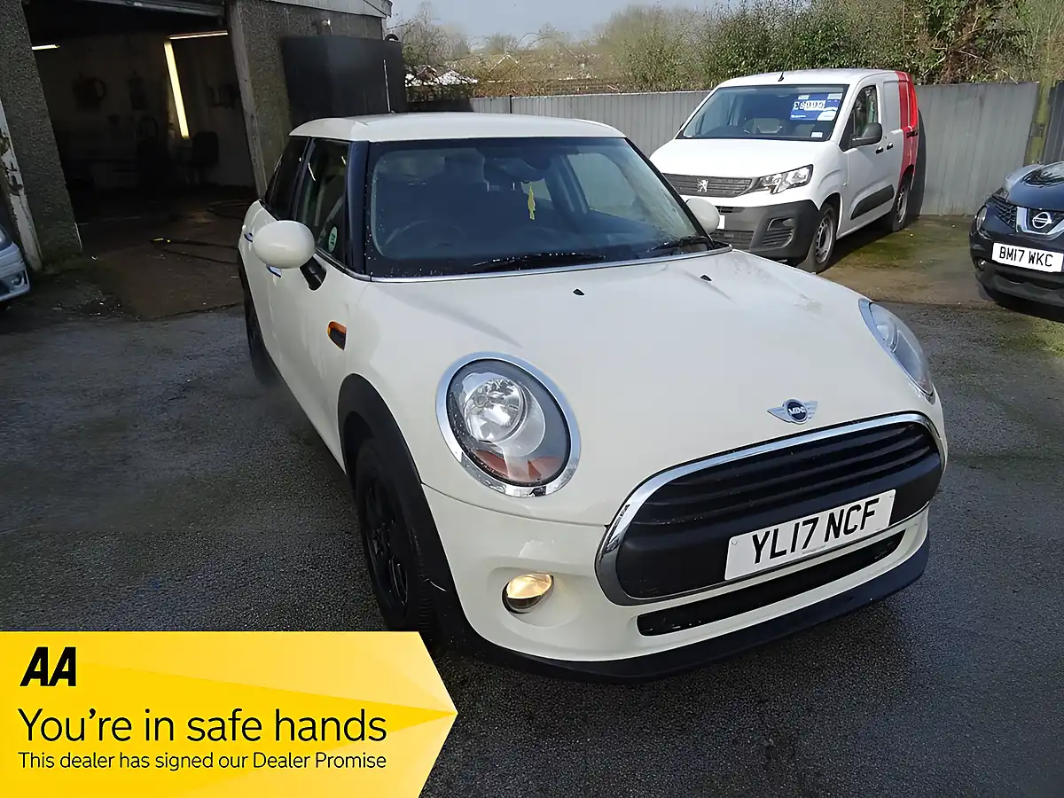 Used 2017 MINI Hatch One White - Interior and Exterior details 2