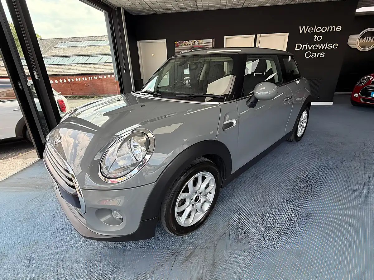 Used 2017 MINI Hatch Pepper Pack Grey - Interior and Exterior details 5
