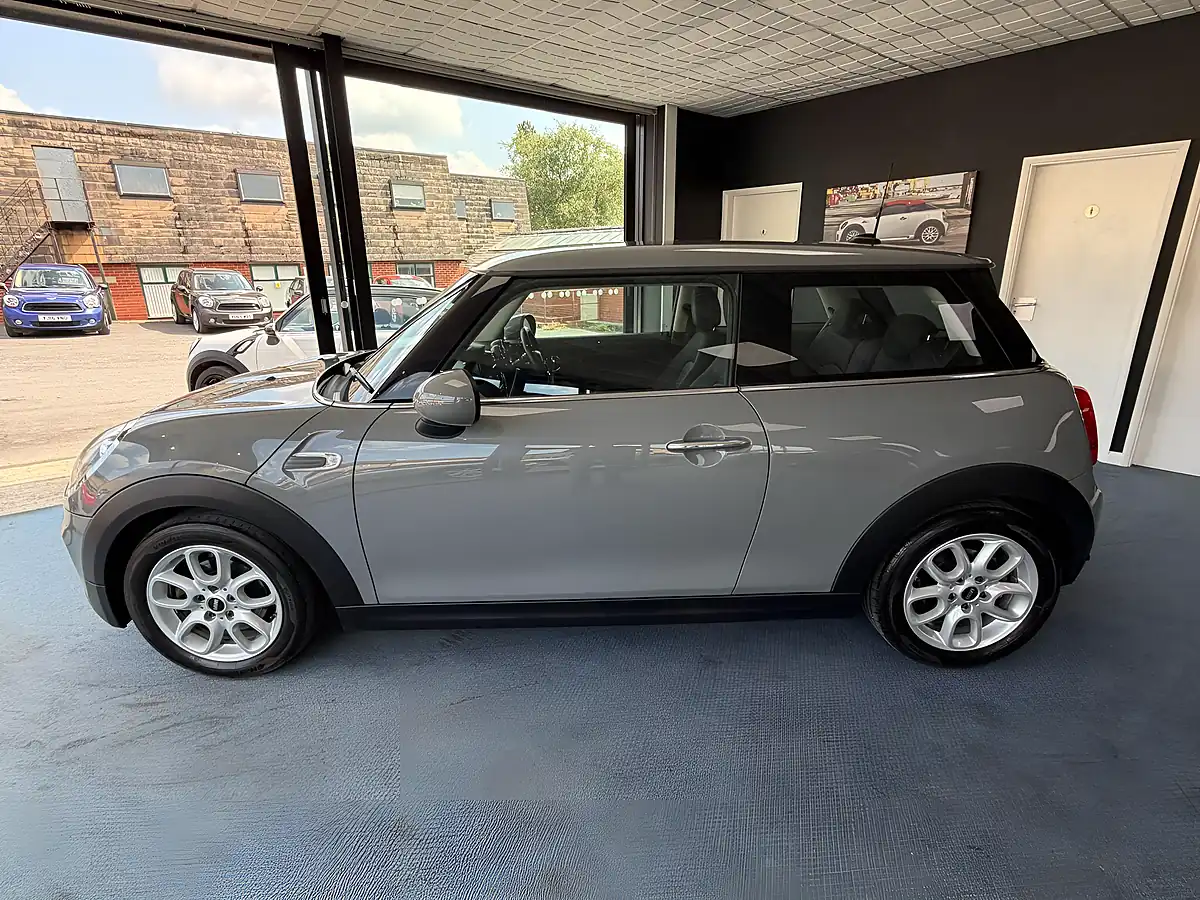 Used 2017 MINI Hatch Pepper Pack Grey - Interior and Exterior details 6