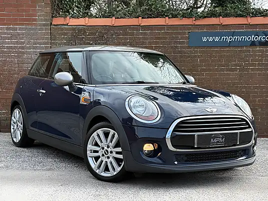 2017 MINI Hatch Cooper D Seven 1.5 Diesel