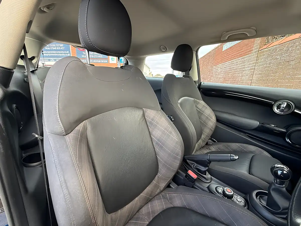 Used 2017 MINI Hatch Seven Blue - Interior and Exterior details 10