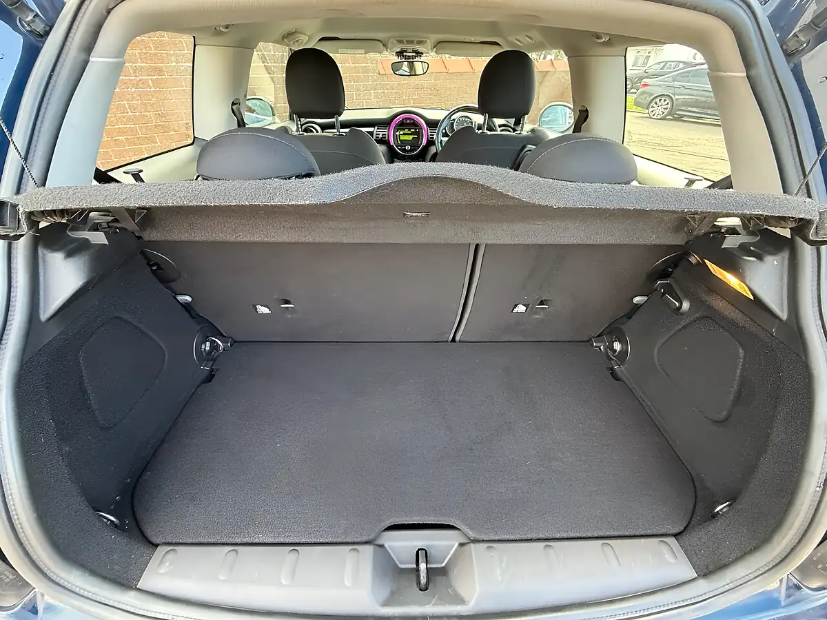 Used 2017 MINI Hatch Seven Blue - Interior and Exterior details 16