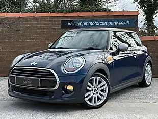 Used 2017 MINI Hatch Seven Blue - Interior and Exterior details 2