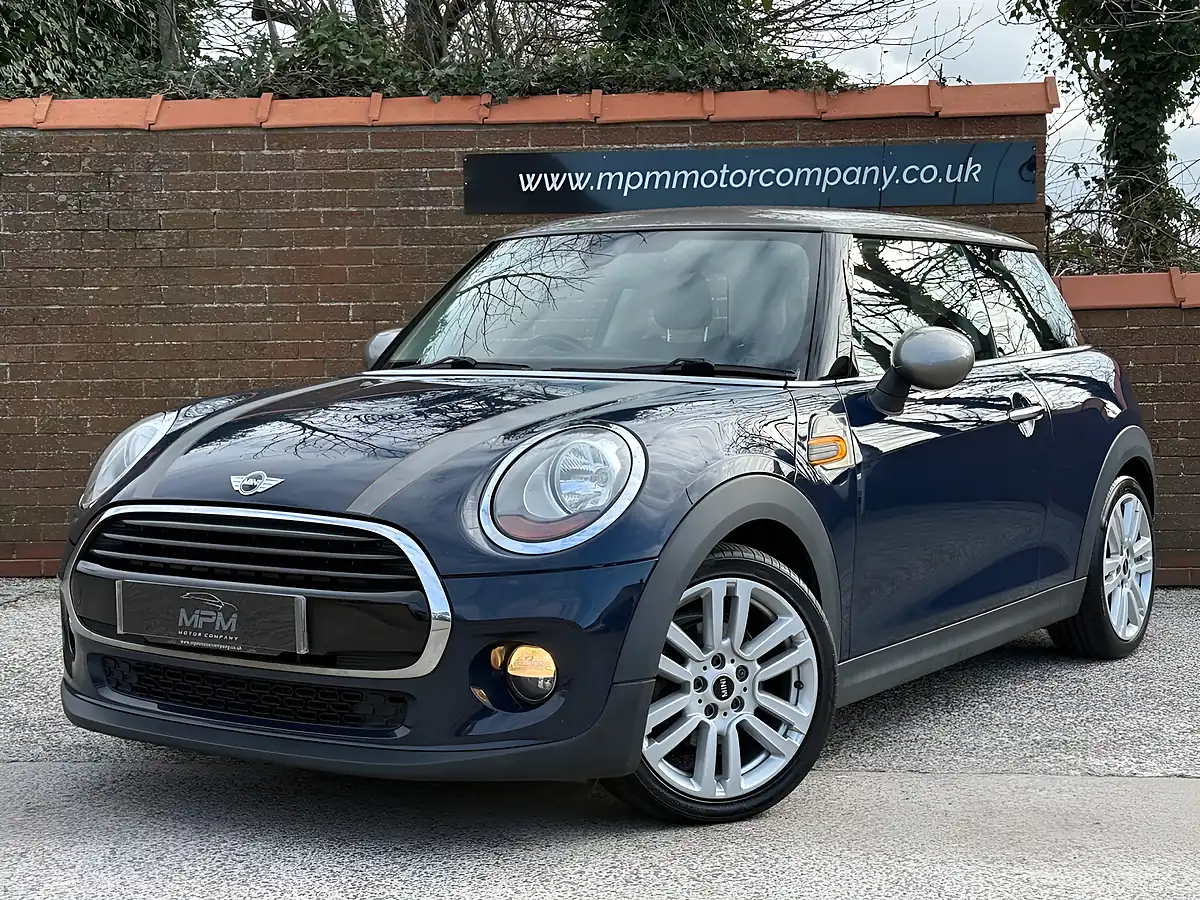 Used 2017 MINI Hatch Seven Blue - Interior and Exterior details 2