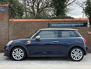 Used 2017 MINI Hatch Seven Blue - Interior and Exterior details 4