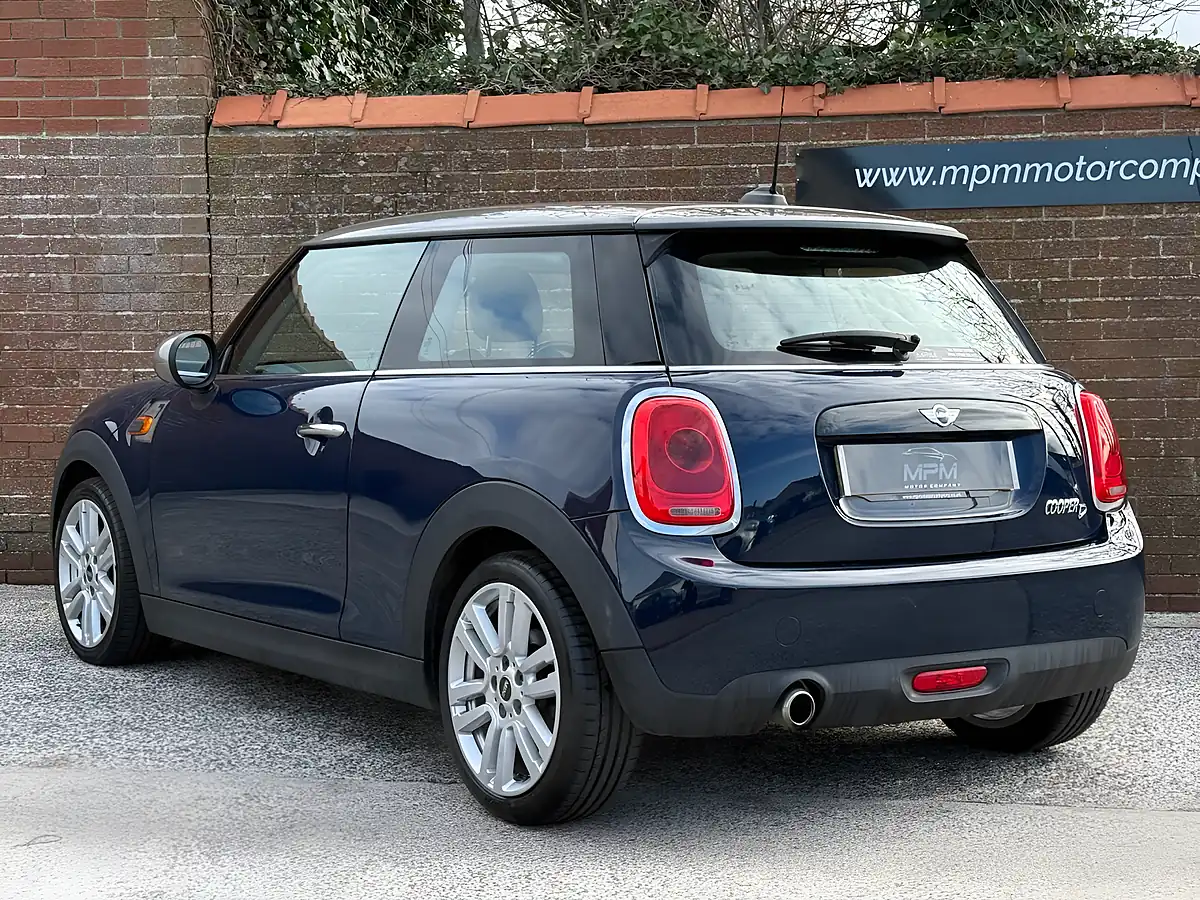 Used 2017 MINI Hatch Seven Blue - Interior and Exterior details 6