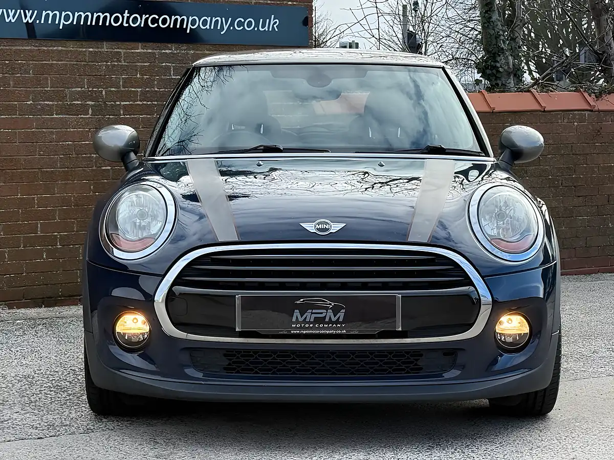 Used 2017 MINI Hatch Seven Blue - Interior and Exterior details 7
