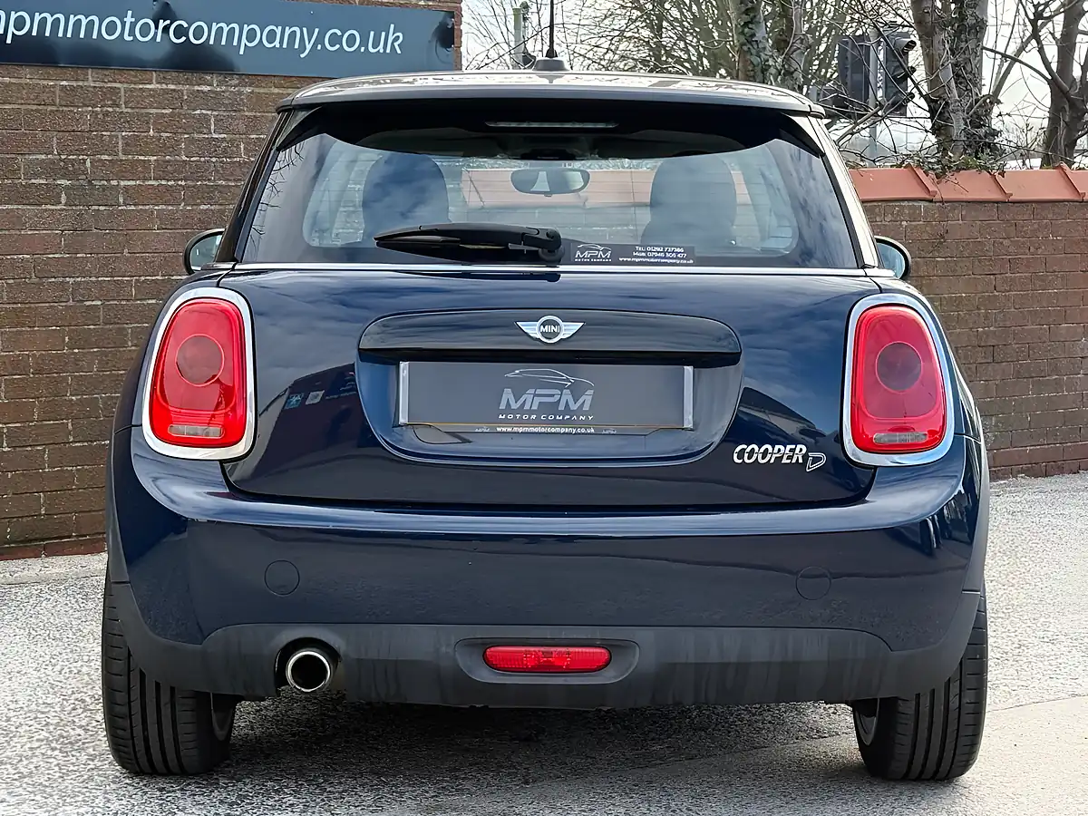 Used 2017 MINI Hatch Seven Blue - Interior and Exterior details 8