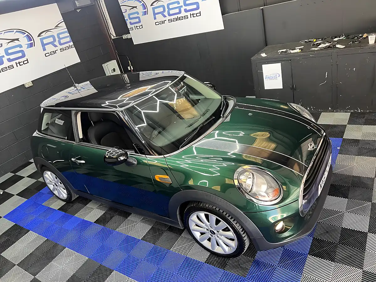 Used 2017 MINI Hatchback Cooper British Racing Green - Interior and Exterior details 10