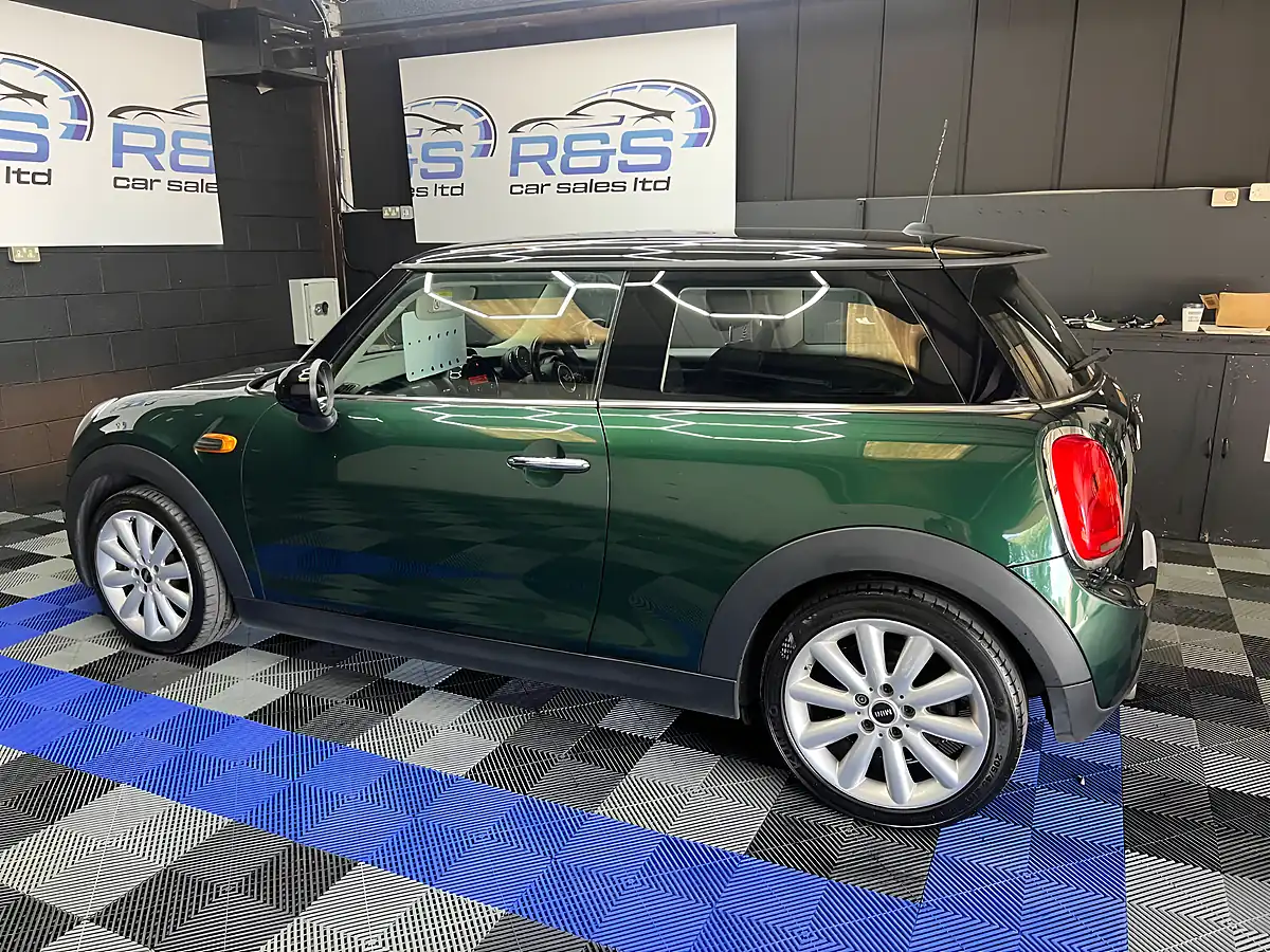 Used 2017 MINI Hatchback Cooper British Racing Green - Interior and Exterior details 15