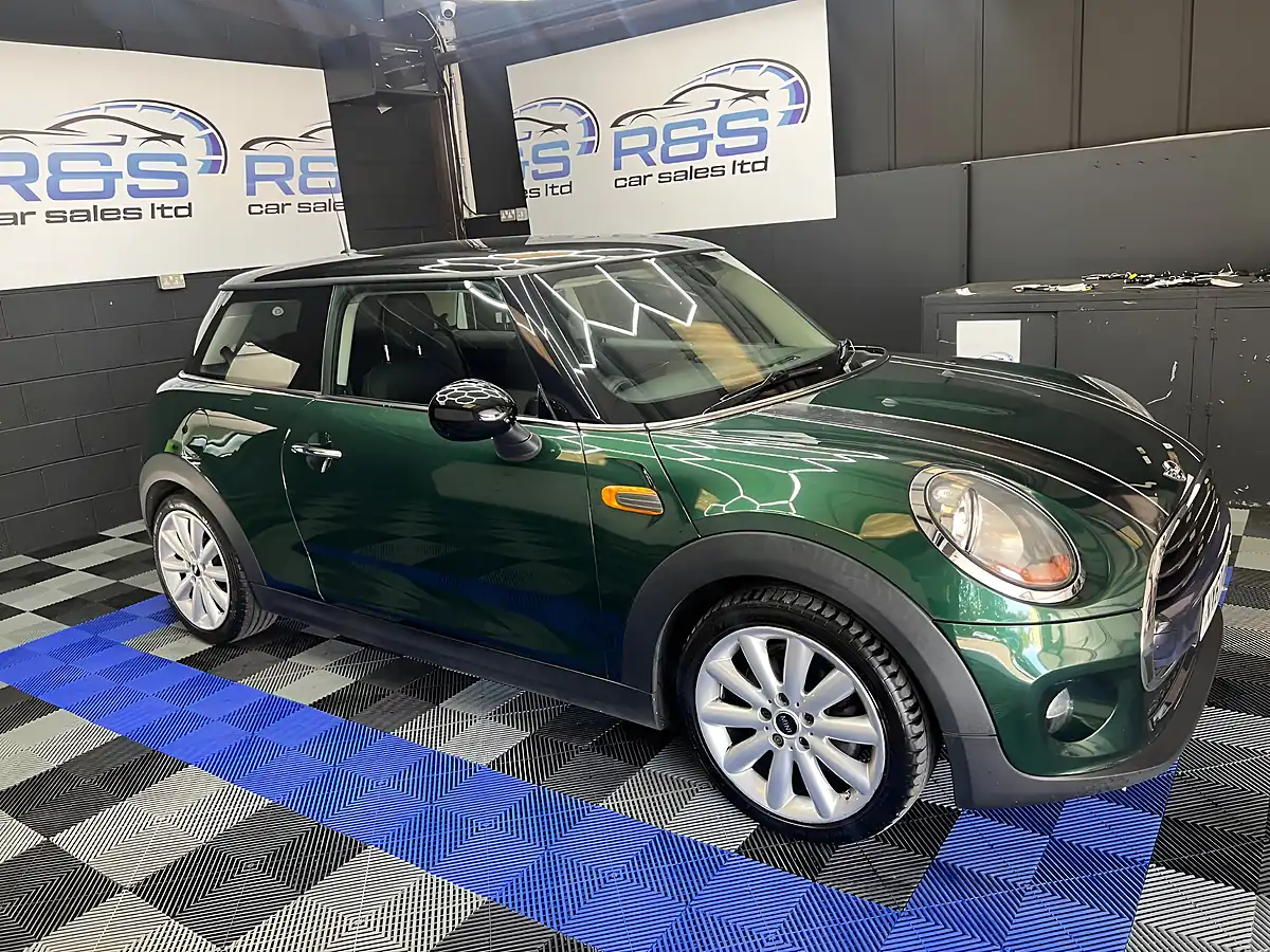 Used 2017 MINI Hatchback Cooper British Racing Green - Interior and Exterior details 2