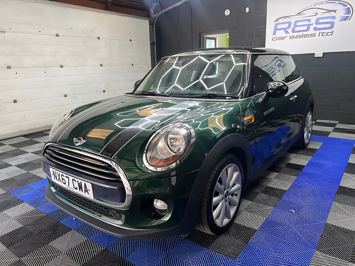 Used 2017 MINI Hatchback Cooper British Racing Green - Interior and Exterior details 5