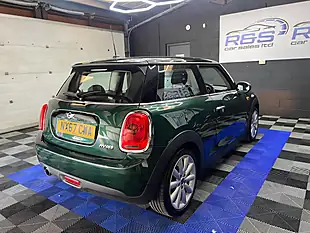 Used 2017 MINI Hatchback Cooper British Racing Green - Interior and Exterior details 9