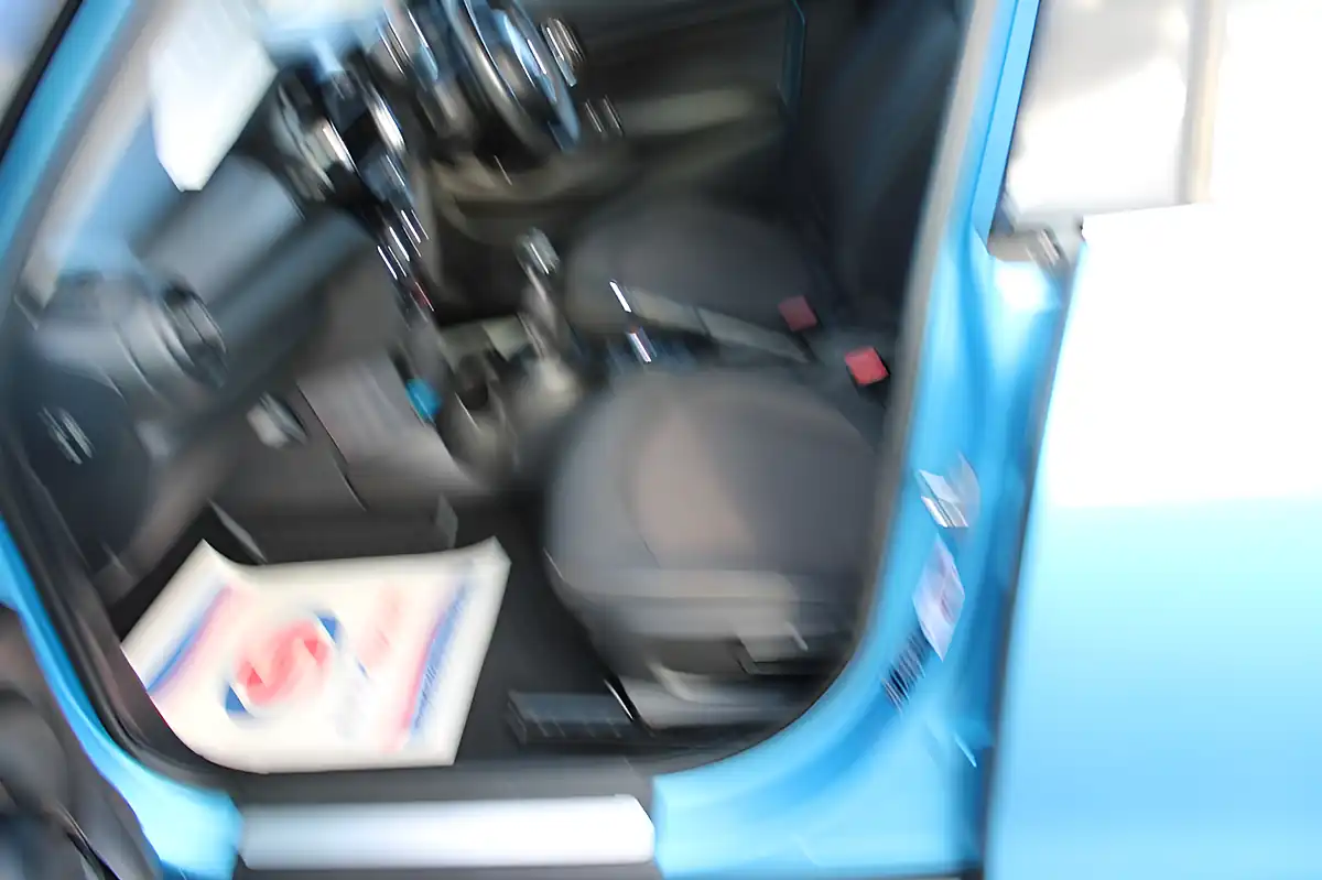 Used 2017 MINI Hatchback Cooper Electric Blue Metallic - Interior and Exterior details 5