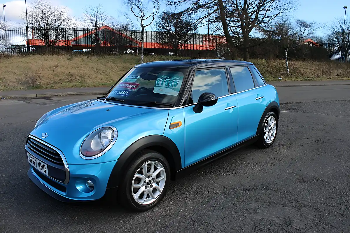 Used 2017 MINI Hatchback Cooper Electric Blue Metallic - Interior and Exterior details 6
