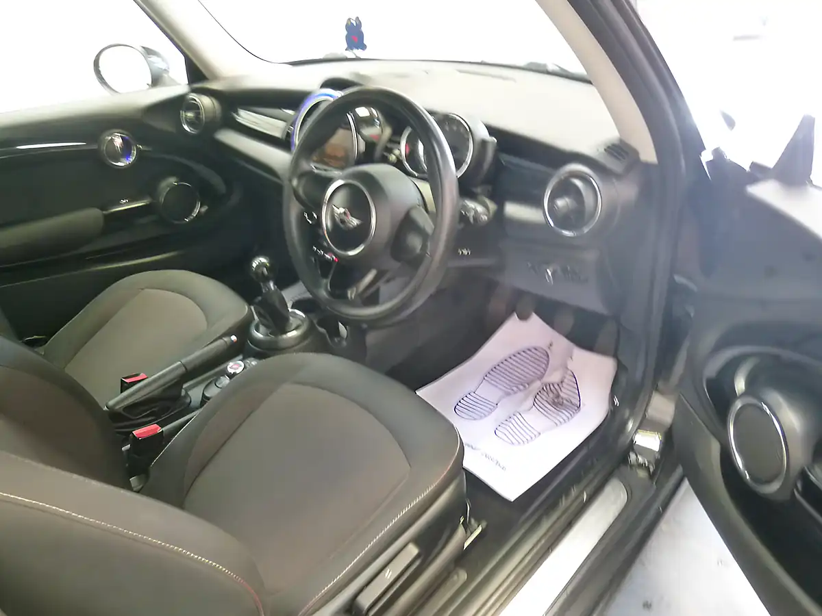 Used 2017 MINI One One Black - Interior and Exterior details 13