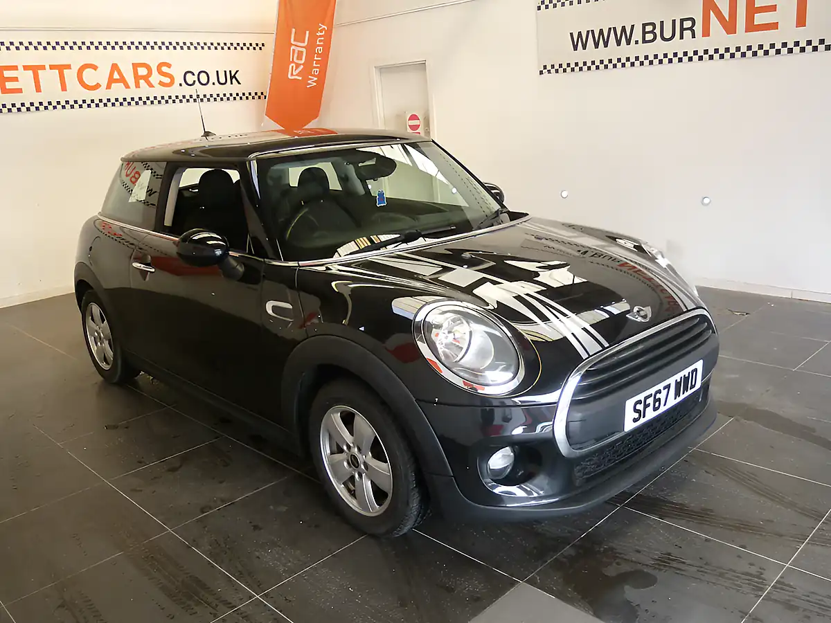 Used 2017 MINI One One Black - Interior and Exterior details 3