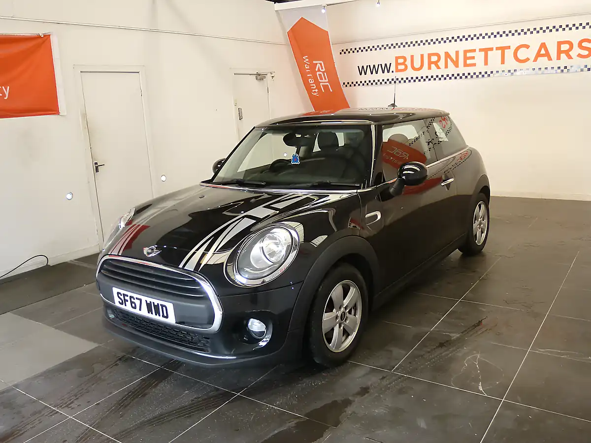 Used 2017 MINI One One Black - Interior and Exterior details 5