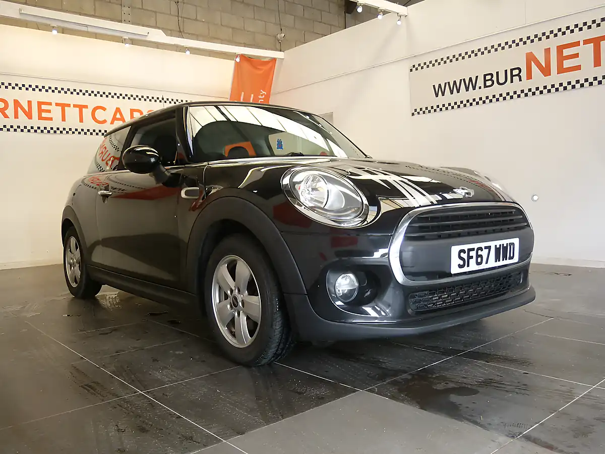 Used 2017 MINI One One Black - Interior and Exterior details 9