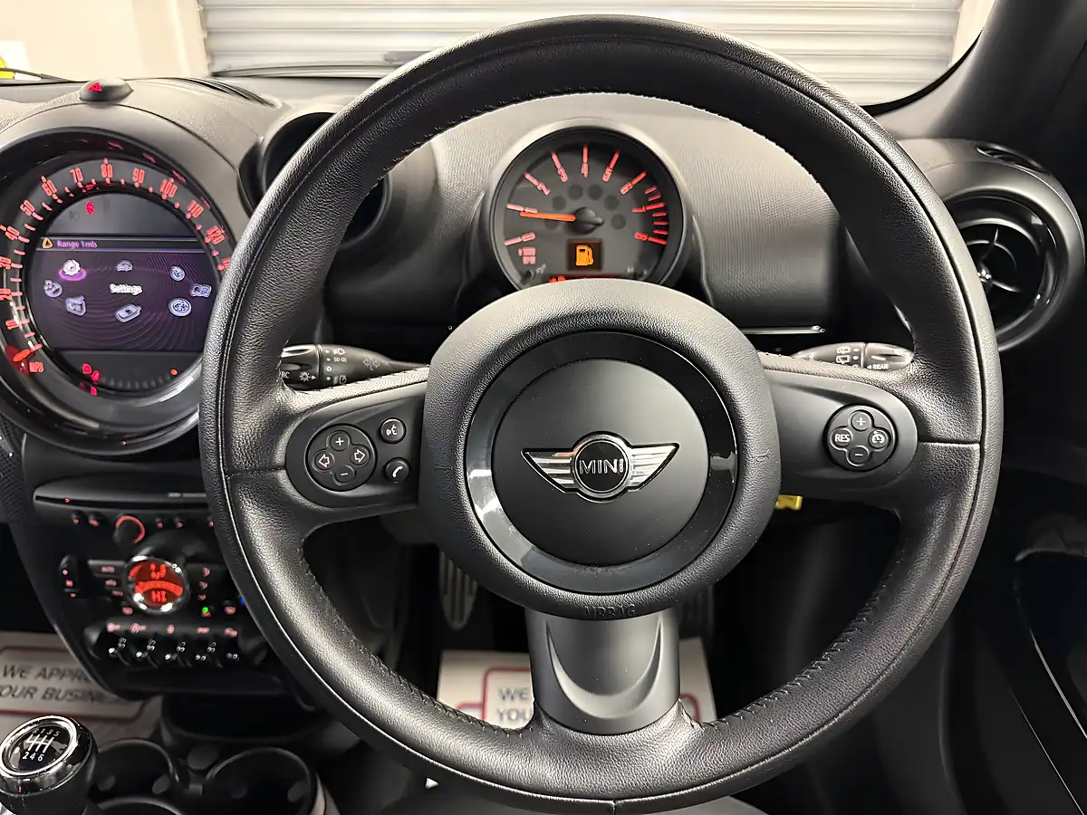 Used 2017 MINI Paceman Cooper S ALL4 Blue - Interior and Exterior details 11