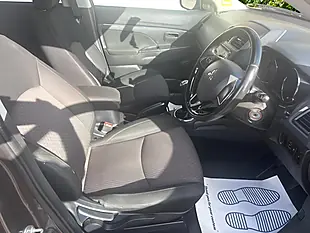 Used 2017 Mitsubishi Asx 2 Brown - Interior and Exterior details 7