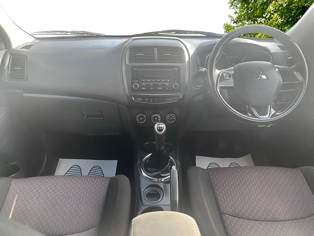 Used 2017 Mitsubishi Asx 2 Brown - Interior and Exterior details 9