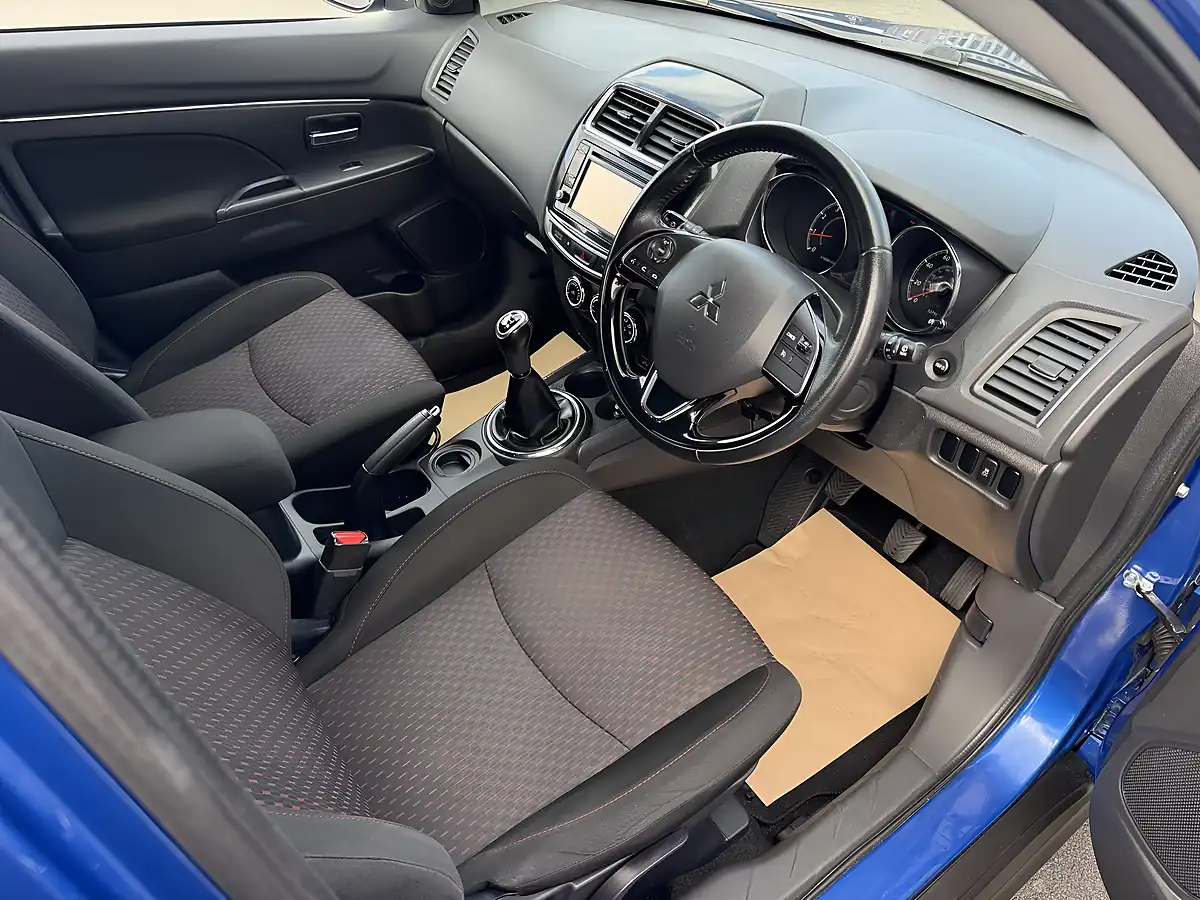 Used 2017 Mitsubishi Asx 3 Blue - Interior and Exterior details 9
