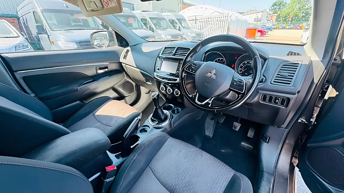 Used 2017 Mitsubishi Asx 3 Brown - Interior and Exterior details 16
