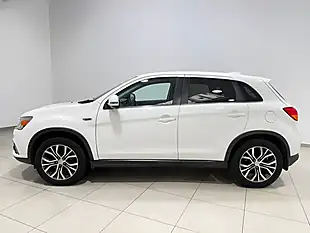 Used 2017 Mitsubishi Asx 3 White Pearl - Interior and Exterior details 10