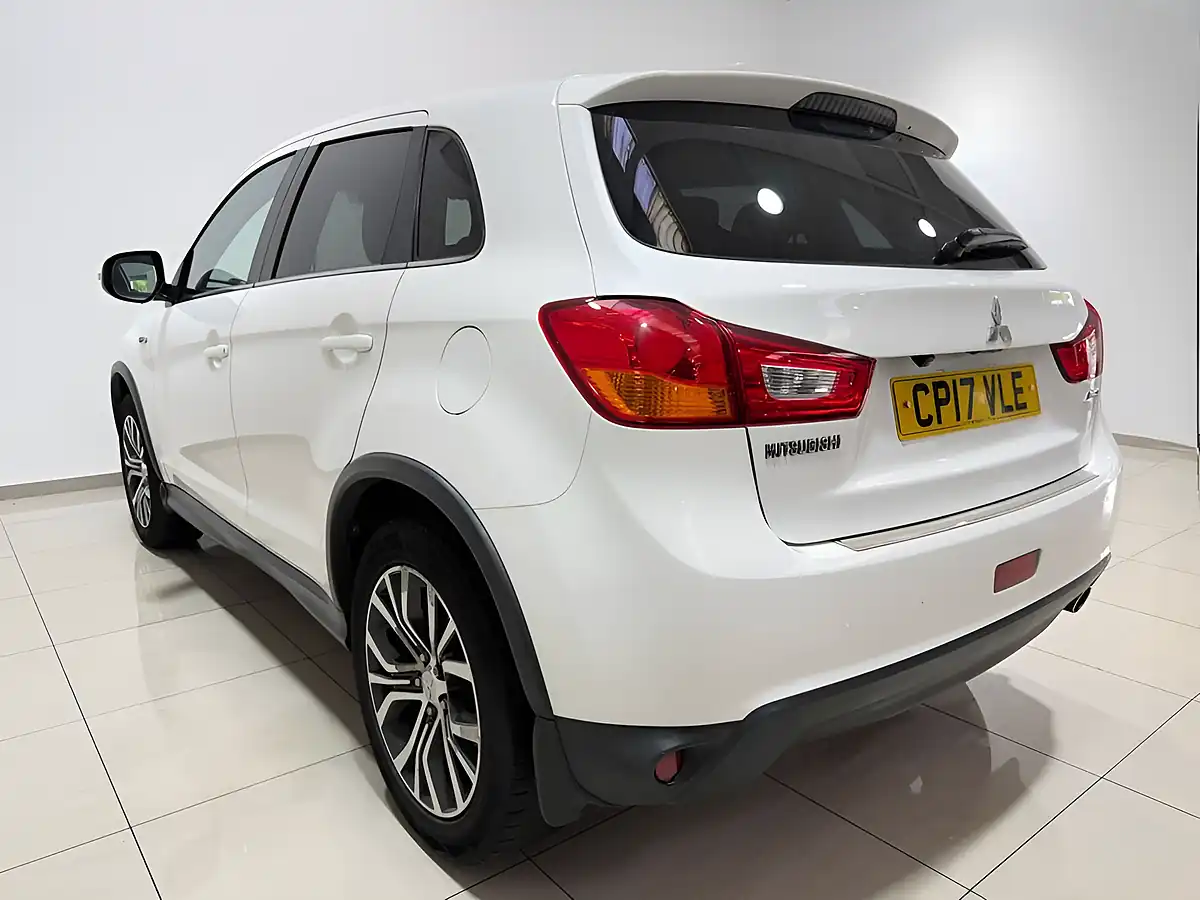 Used 2017 Mitsubishi Asx 3 White Pearl - Interior and Exterior details 12