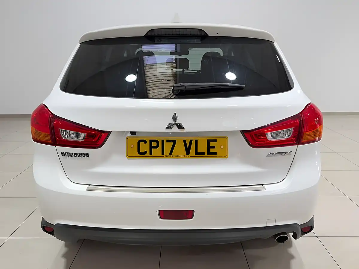 Used 2017 Mitsubishi Asx 3 White Pearl - Interior and Exterior details 14