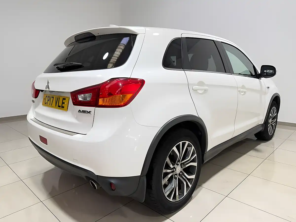 Used 2017 Mitsubishi Asx 3 White Pearl - Interior and Exterior details 16