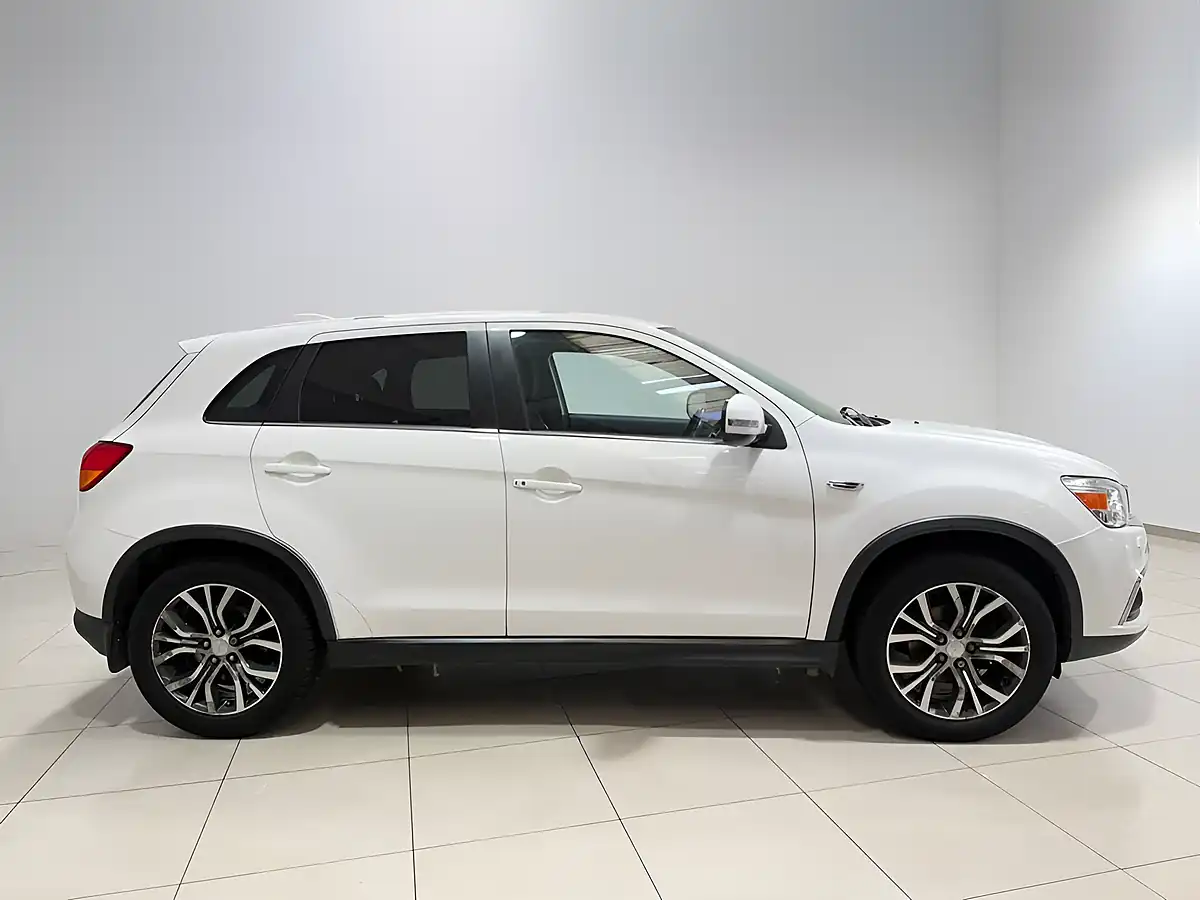 Used 2017 Mitsubishi Asx 3 White Pearl - Interior and Exterior details 18