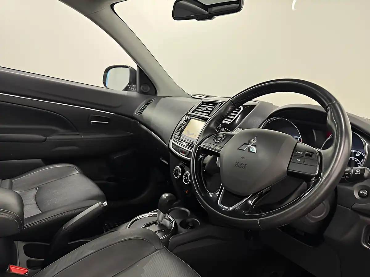 Used 2017 Mitsubishi Asx 4 Black - Interior and Exterior details 11