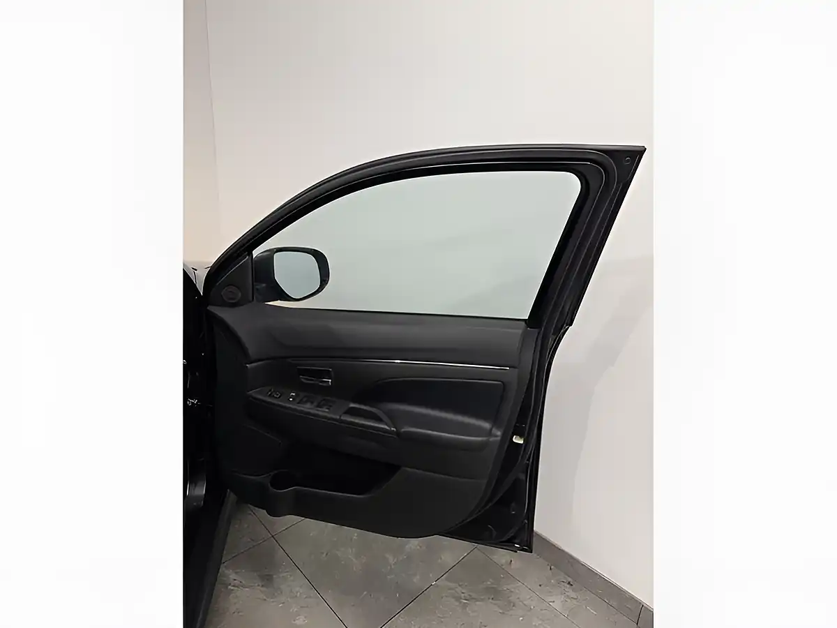 Used 2017 Mitsubishi Asx 4 Black - Interior and Exterior details 12