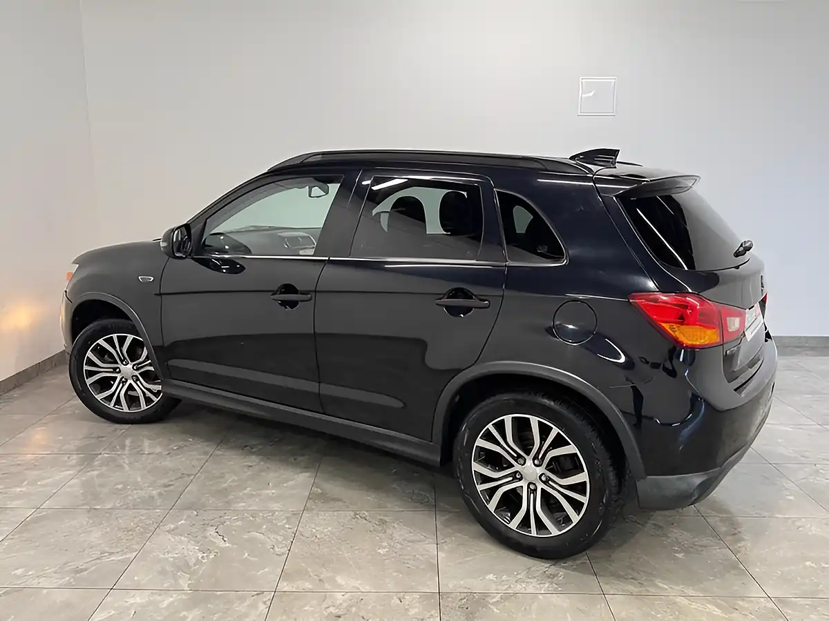 Used 2017 Mitsubishi Asx 4 Black - Interior and Exterior details 6