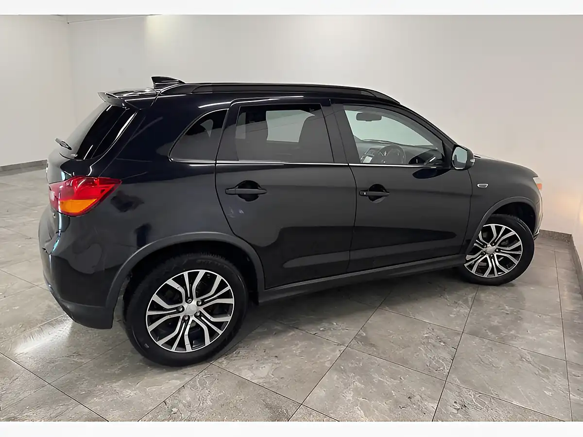 Used 2017 Mitsubishi Asx 4 Black - Interior and Exterior details 8